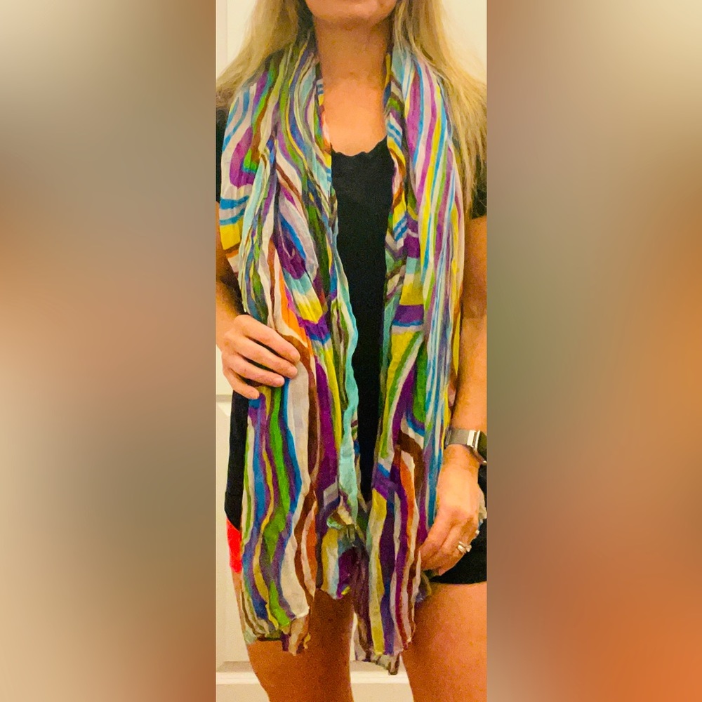 A colorful (multicolored) and unique Scarf w no name 🥹